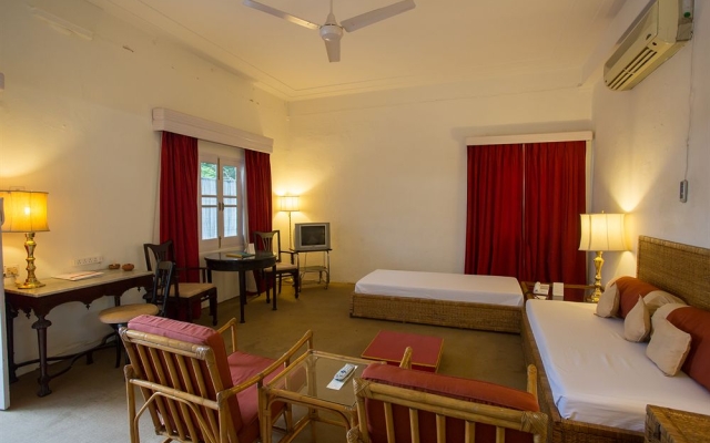 Shikarbadi Hotel
