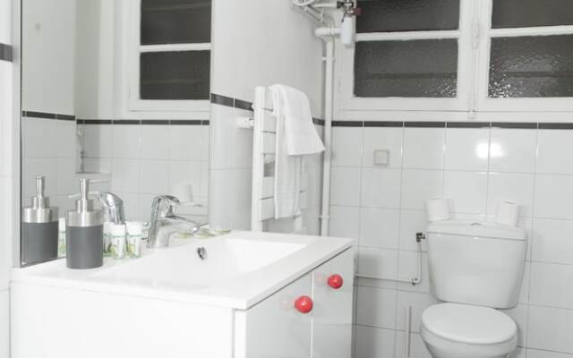 Saint-Germain des Prés Apartment 2