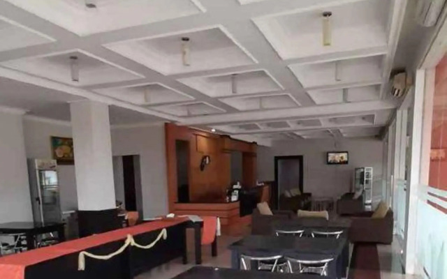 Hotel Prasasti Pacitan