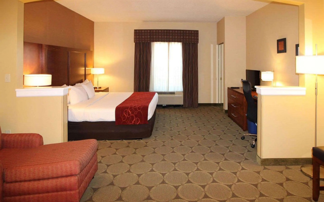 Comfort Suites Near University