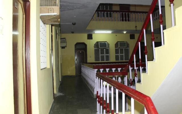 Hotel Raj Bed & Breakfast