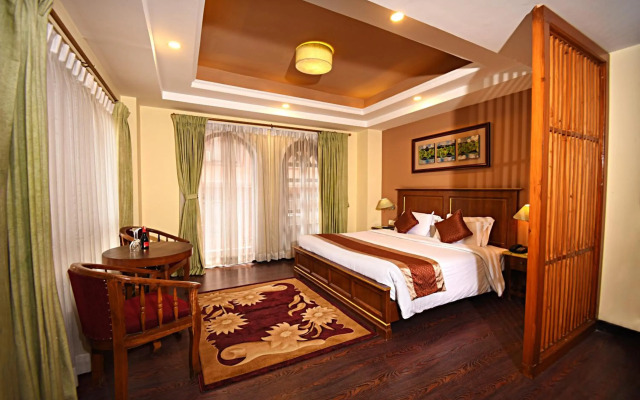 DOM Himalaya Hotel