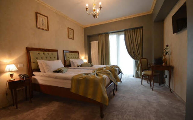 The Arlington Hotel