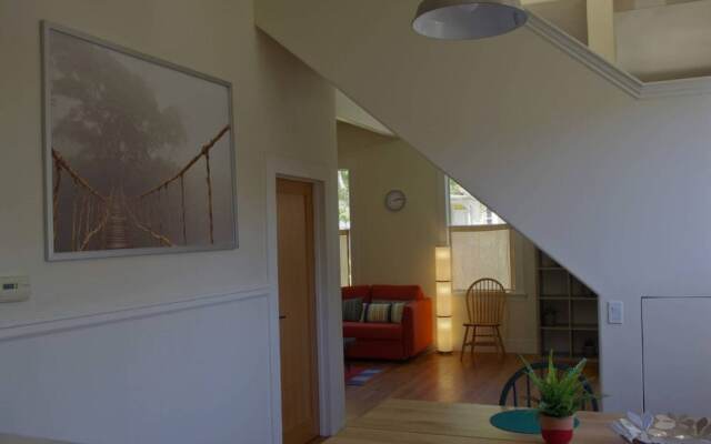 Berkeley XXL Delux Supreme House