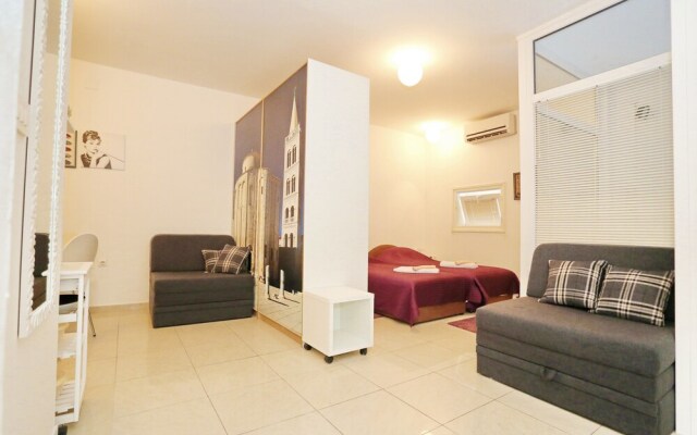 Feel Center Apartments.