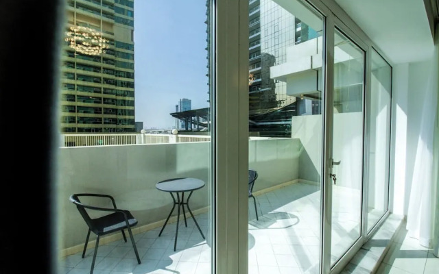 Spacious 1BR with Balcony in JLT