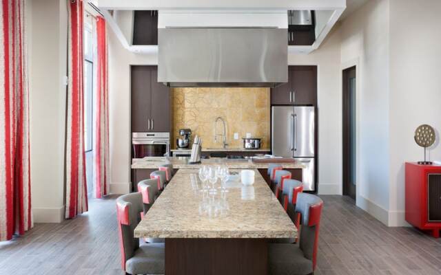 Global Luxury Suites at Hidden Creek