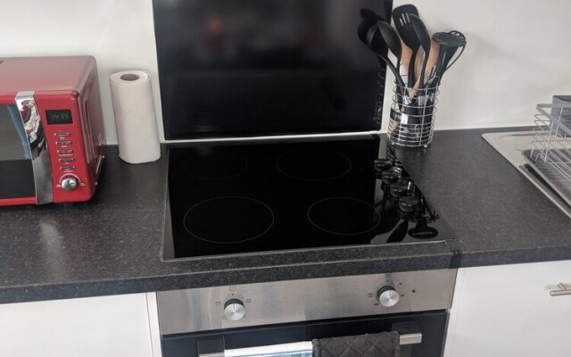 LT Grove Apartment - Stratford