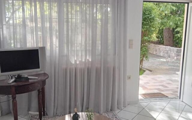 Aroanios apartments