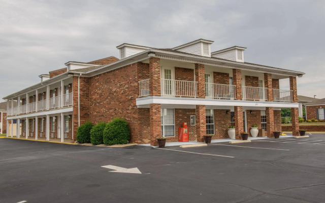 Richland Inn Lawrenceburg