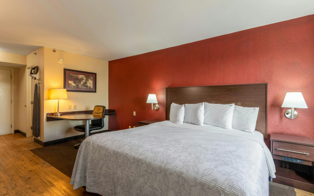 Red Roof Inn PLUS+ El Paso East
