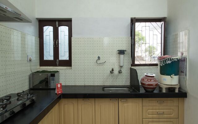 OYO 13273 Home Luxury Stay Airport Road