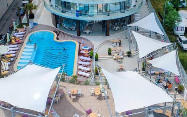 White Tower Mamaia 308