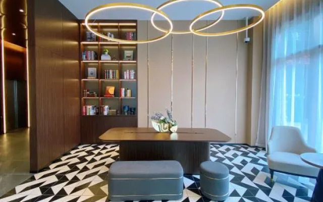 HomeinnsPlus Hotel（Shanghai Pudong International Airport East Station Branch)