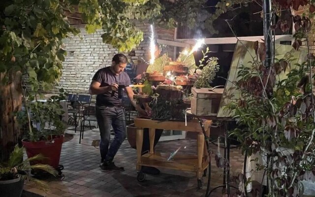 L'Alcove Hotel Restaurant