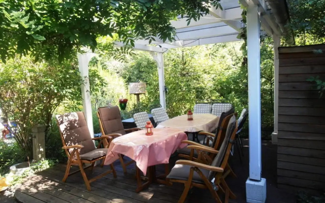 Salmagundi Comfortable Holiday Residence
