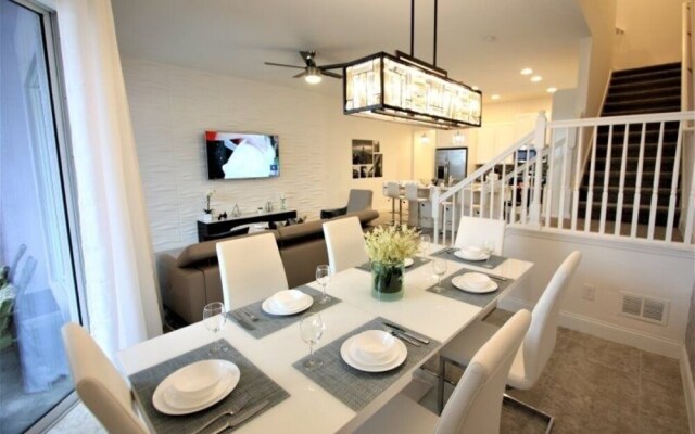 178fr 5 Bedroom Townhouse