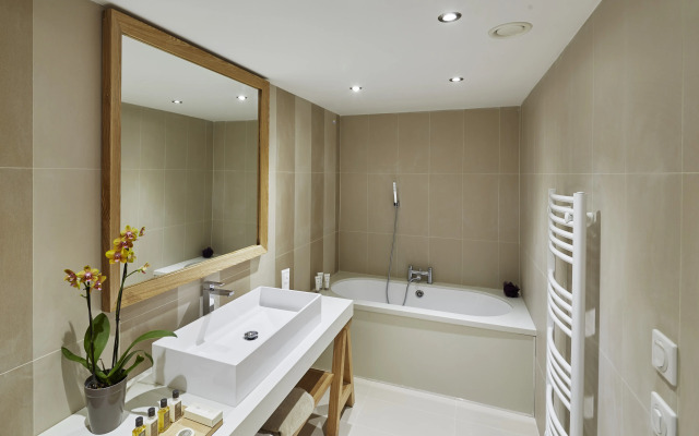 Mercure Maintenon