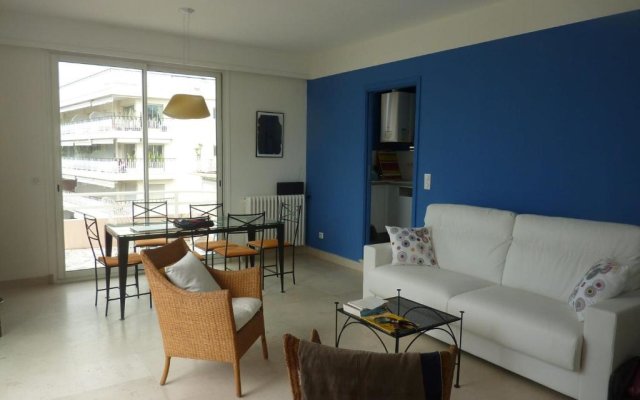 Nice flat with TERRACE on the Croisette