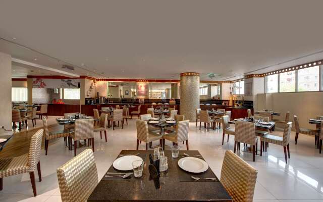 Howard Johnson Plaza By Wyndham Dubai Deira