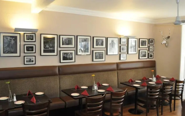 Macdonalds Restaurant & Guest House