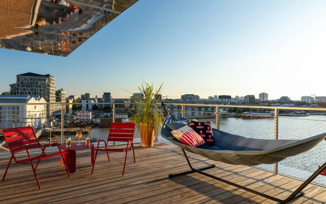 Moxy Bordeaux Hotel