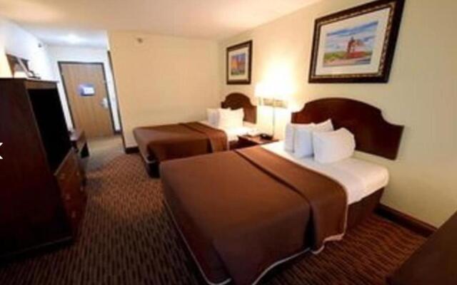 Grand Mackinaw Beachfront and Waterpark