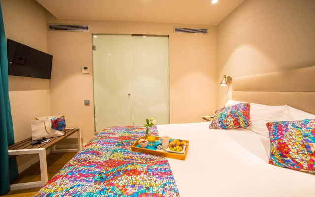 Arya Stadium Hotel
