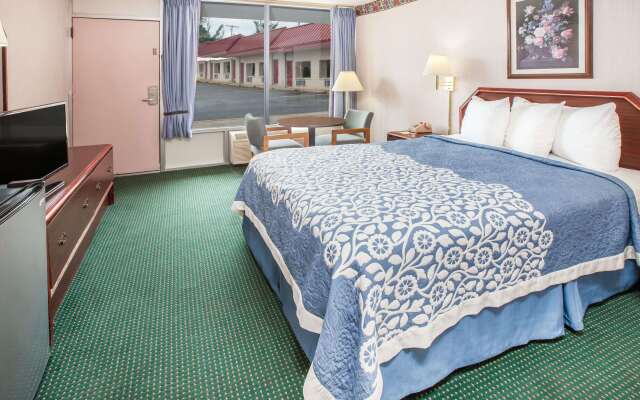 Ozark Junction mountain view by OYO