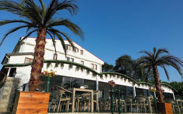Perla Blanca Hotel