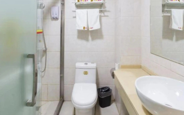 Super 8 Hotel Lianyungang Walking Street