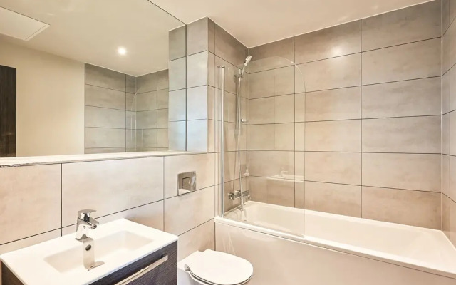 Seven Living Bracknell - Luxurious Chic Studio Apartments