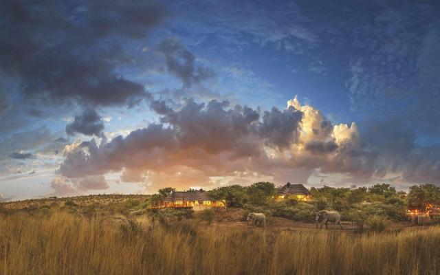 Tuningi Safari Lodge