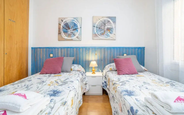 Modern 1-bedroom Apartment With Terrace