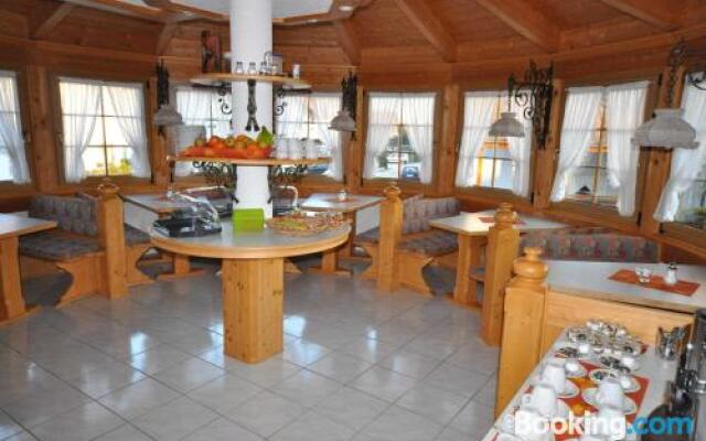 Hotel-Pension-Jasmin