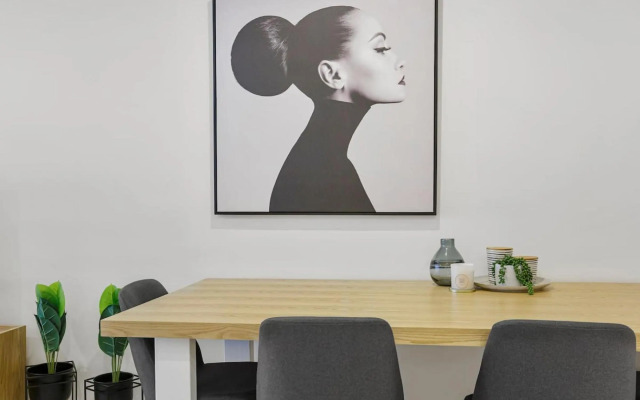 YARRA · YARRA Toorak Rd & Chapel St. Pool, Gym & Parking