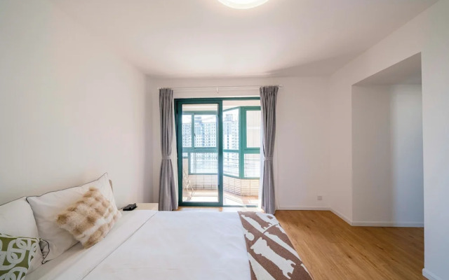 Tyms Spacious 4BR 2BA Apt Xujiahui