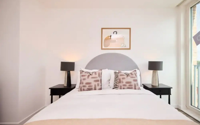 The Tottenham Wonder - Pleasing 2bdr Flat With Balcony