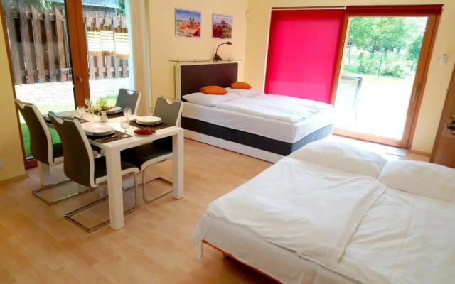 Lovely apartment, Garden, Parking, Wifi, Netflix