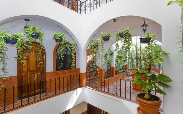 El Patio Hotel & Suite