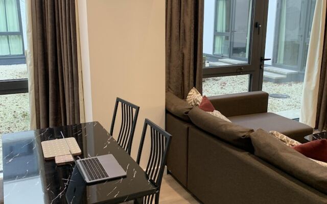 Luxury One Bed Apartment With Parking