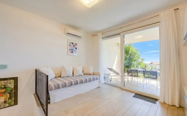 Casa Oleandri Shared Pool And Lake View