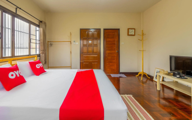 Chom's House at Sapanmai by Oyo Rooms