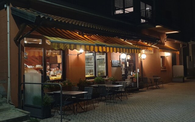 Captivating 2 Bedroom Apartment in Acquaseria