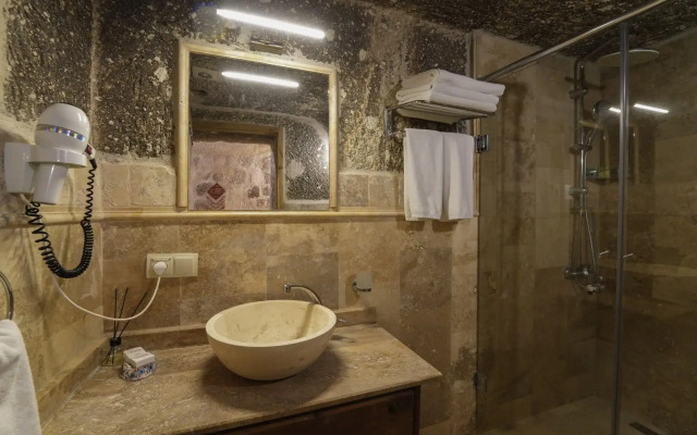 Tekkaya Cave Hotel