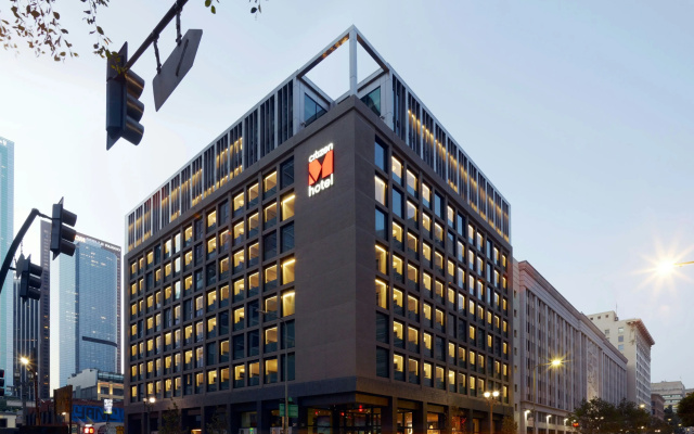 citizenM Los Angeles Downtown