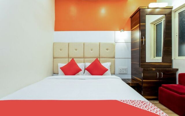 OYO 24822 Samarth Guest House