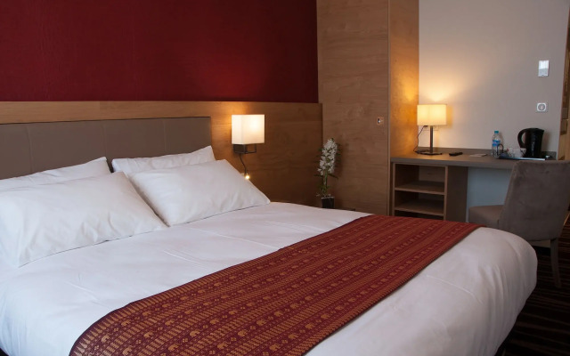 Brit Hotel Lodge