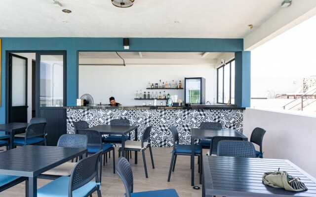 The Boat 308 2 Bedroom Condo by Redawning