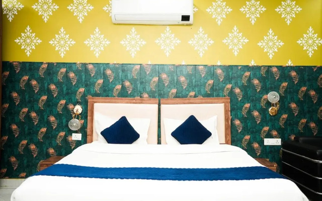 Fabhotel Tanvi Premium